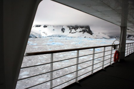 Antartide - veduta del canale di Lemaire dalla Fram