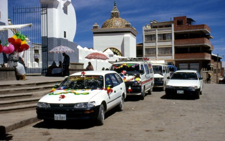 la benedizione delle auto (ossia la Cha'lla) - Copacabana