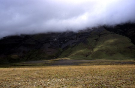paesaggio patagonico presso milodonte