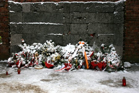 Auschwitz - muro della morte 2