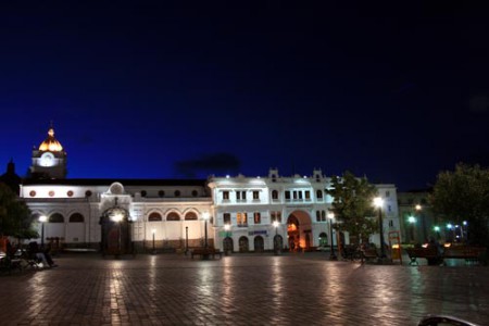 veduta notturna plaza de Nariño - Pasto