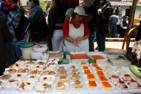 bancarella di dolci al mercato di San Alejo