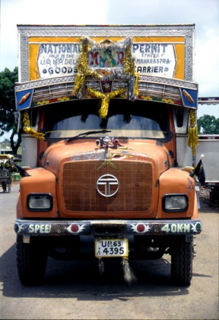 camion... India on the road