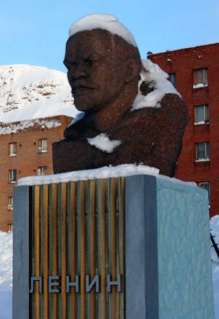 Svalbard (Barentsburg), statua di Lenin