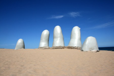 Punta del Este - la mano di Playa Brava