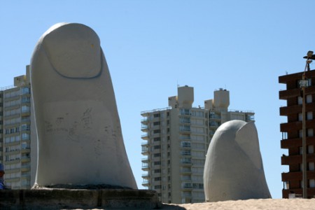 Punta del Este - la mano di Playa Brava
