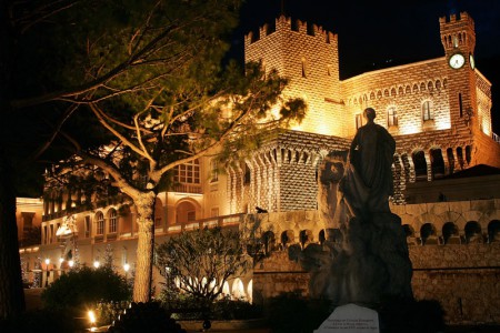 Montecarlo by night - scorcio del Palazzo della famiglia Grimaldi 