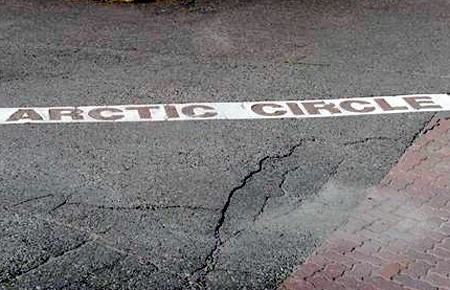 linea che indica il circolo polare artico