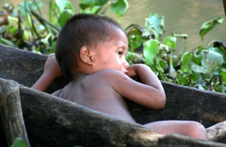 bambino warao - delta dell'Orinoco