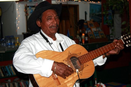 Copan - intrattenitore locale