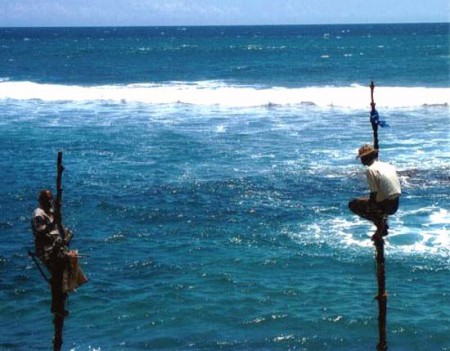 pescatori trampolieri a Unawatuna