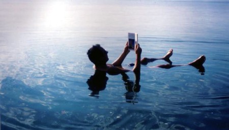 Adri nel Mar Morto dimostra gli effetti dell'alta salinità