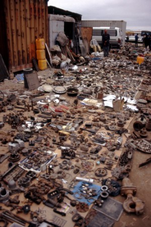 Ashgabat - Tolkuchka Baazar - ricambi auto