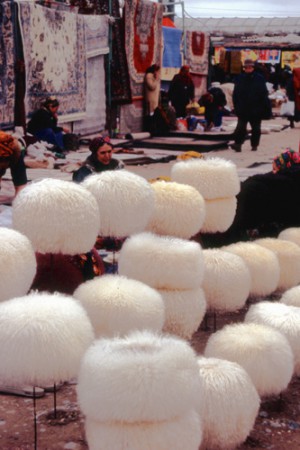 Ashgabat - Tolkuchka Baazar - telpek 