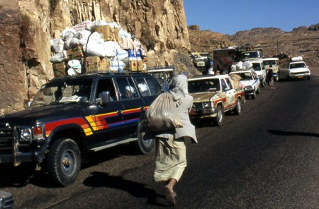coda sui Monti Haraz per i controlli di polizia