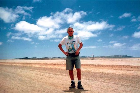 Adriano sulla strada per l'Etosha