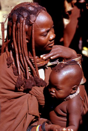 mamma e figlio himba