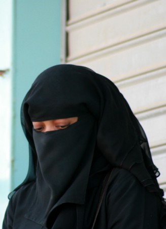 Sur - donne in niqab